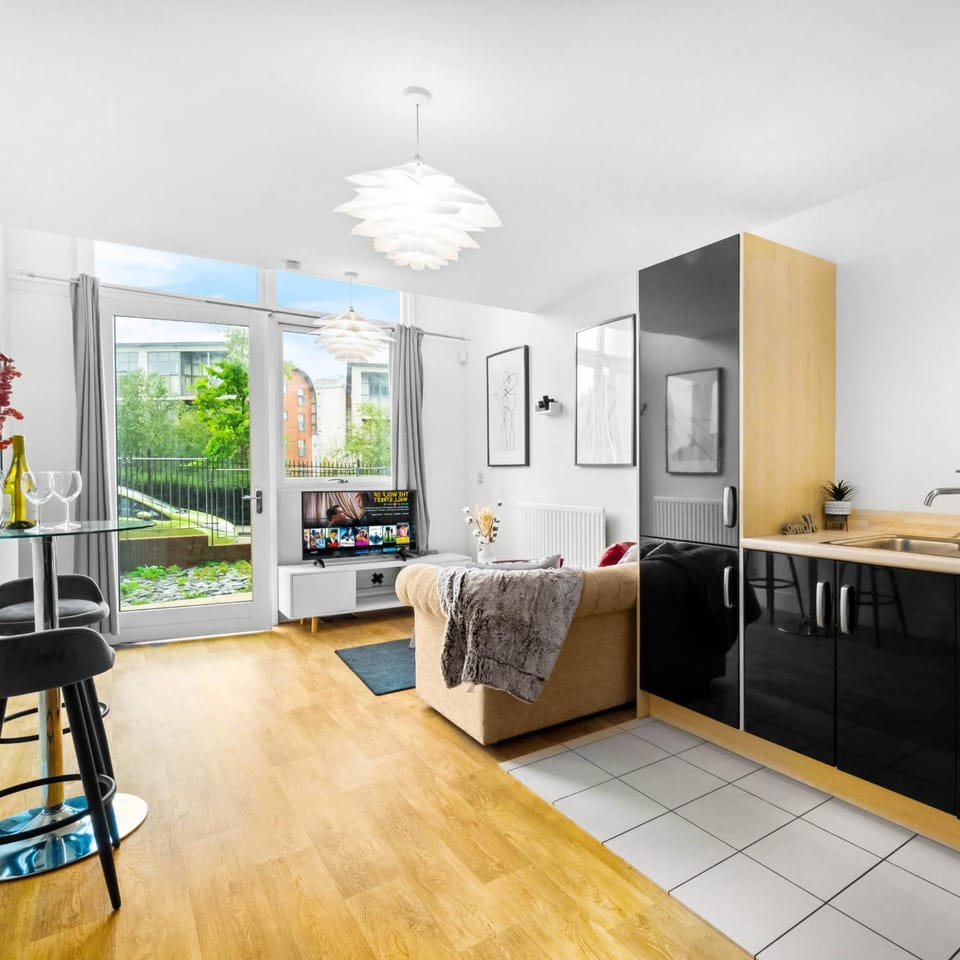 Balcony/Terrace, Kitchen or kitchenette, Living room, Seating area, Dining area