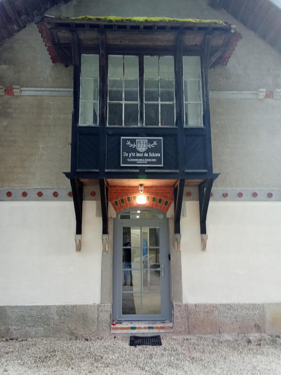 Facade/entrance