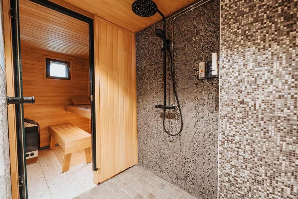 Sauna, Bathroom