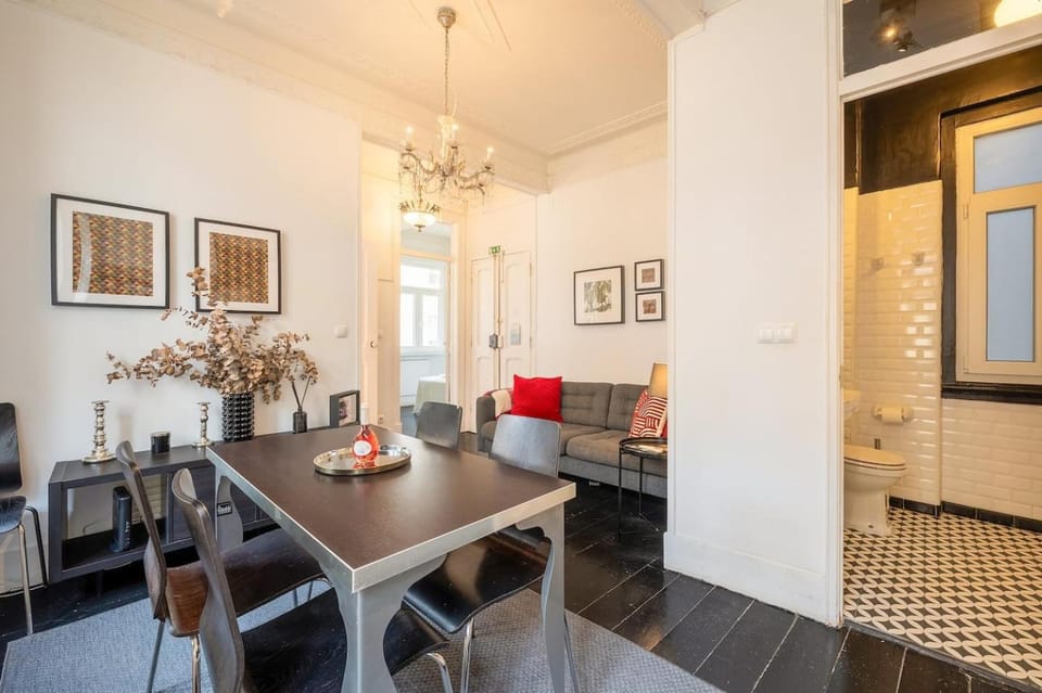 Elegant Apartment w Balcony in Bairro Alto Apartment in Lisbon