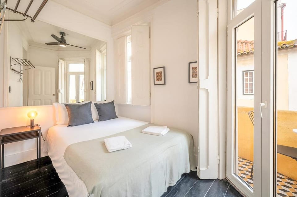 Elegant Apartment w Balcony in Bairro Alto Apartment in Lisbon