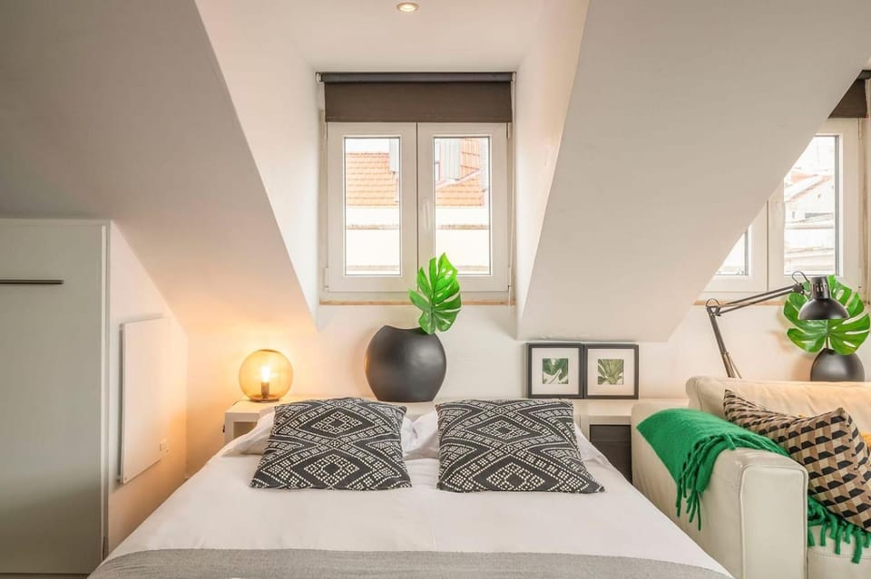 Stylish Penthouse Studio w Terrace by Porta85 Apartment in Lisbon