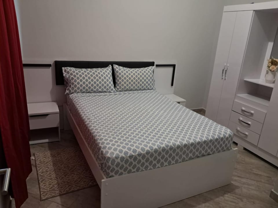 Bed, Photo of the whole room, Bedroom, wardrobe