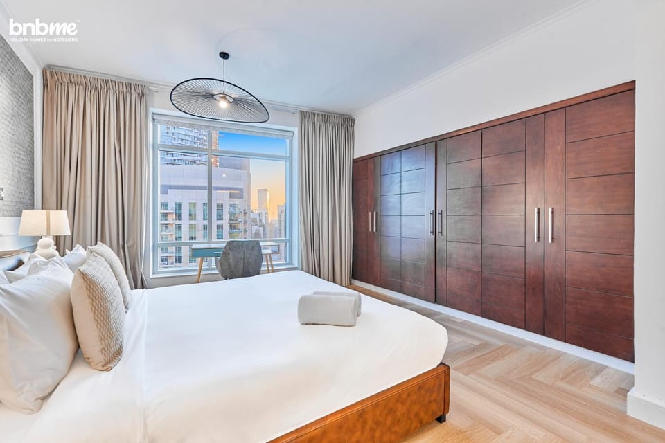 Bed, Photo of the whole room, wardrobe