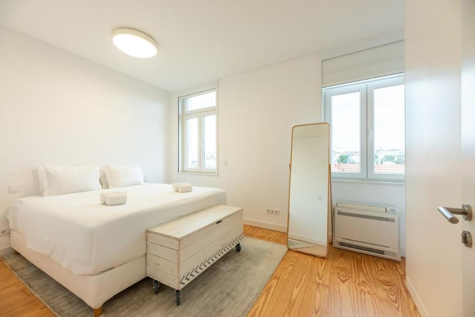 Bairro Alto Bright Apt with AC Elevator Apartment in Lisbon