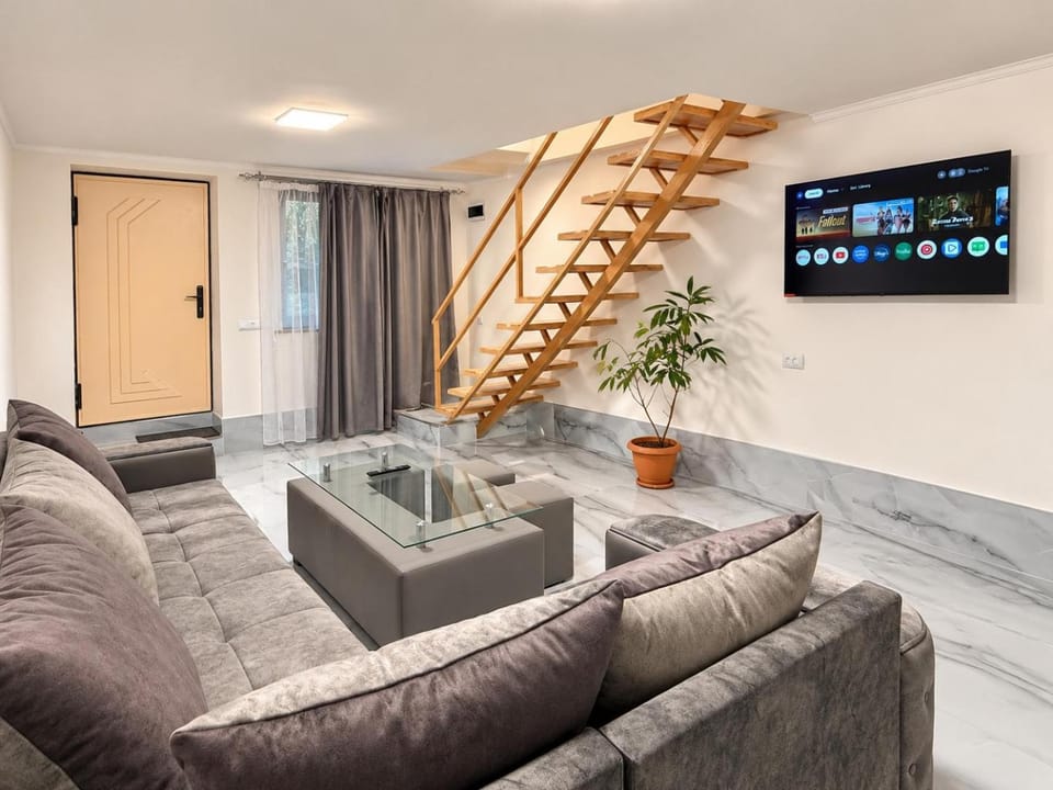 Garden EVN Family Apartment 5 Min from Airport Apartment in Yerevan