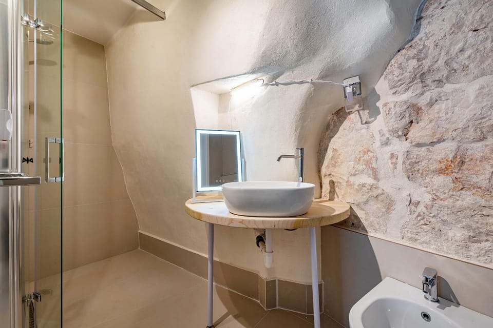 Shower, Bathroom, towels