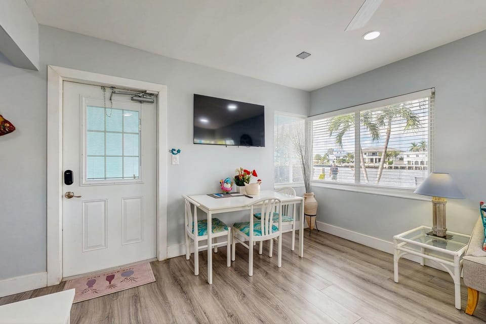 Aloha Beach Holiday Hotel in Pompano Beach