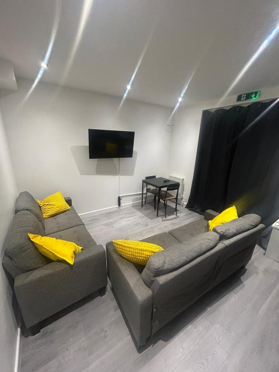 Six bed Ensuite located near Grove park station Apartment in London Borough of Lewisham