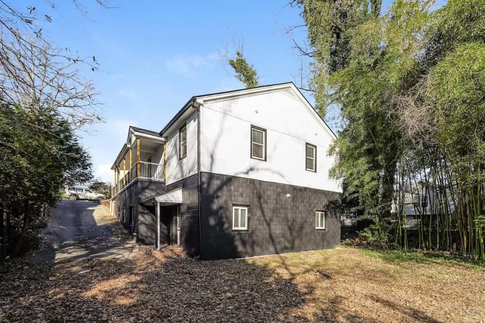 Queens Quarters! 6BR 3B Near Atrium Health WFU House in Winston-Salem