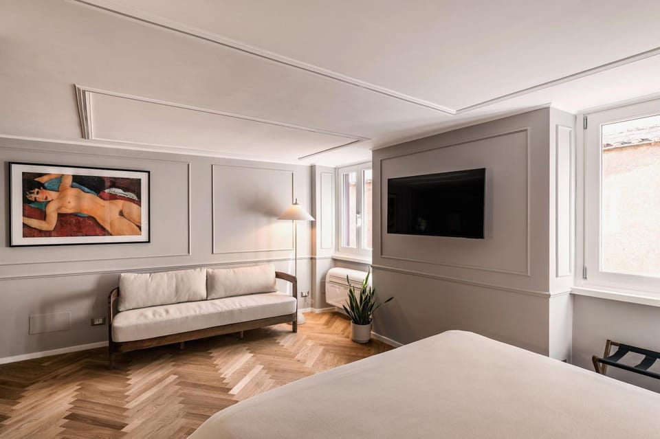 Communal lounge/ TV room
