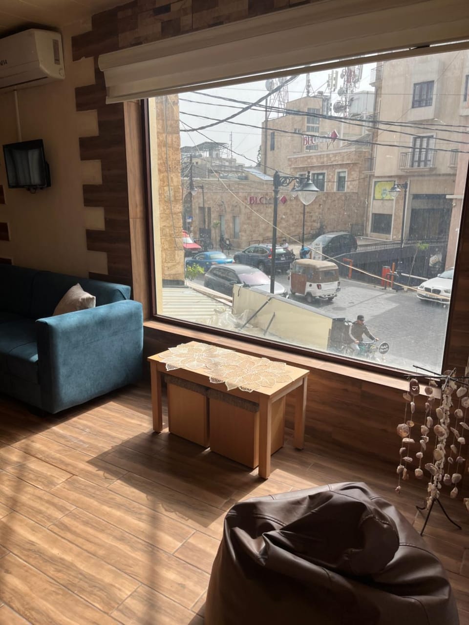 Living room, Seating area, Location