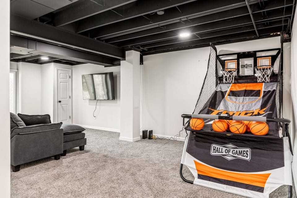 Game Room, Seating area, Evening entertainment