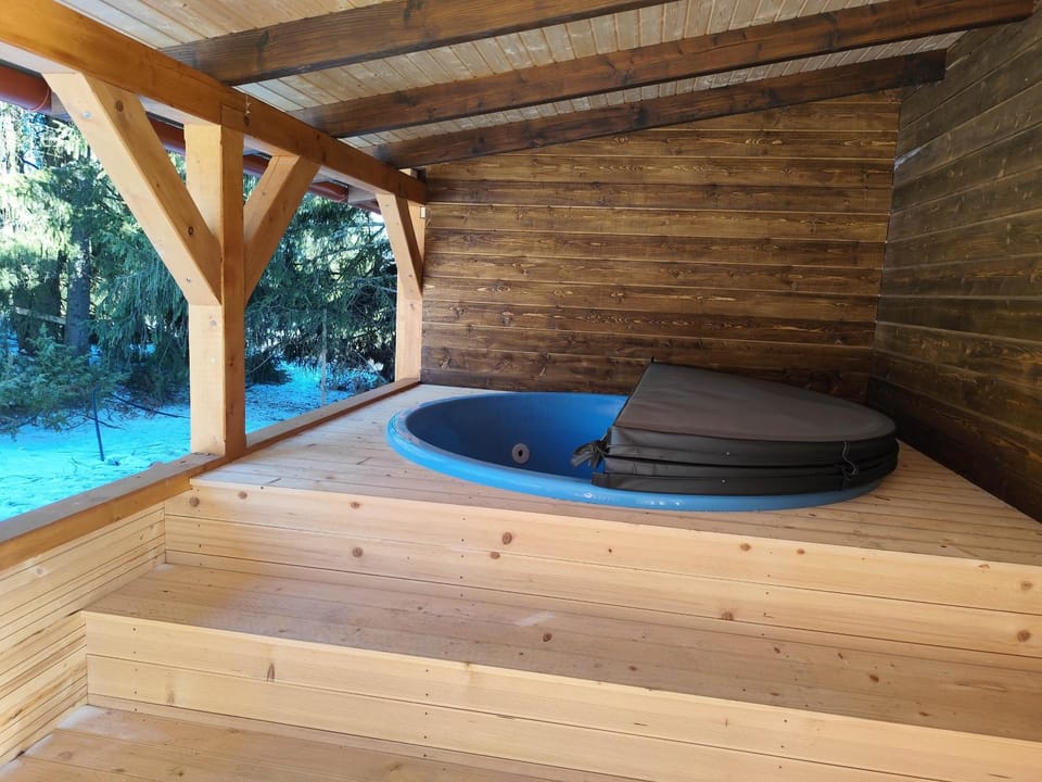 Hot Tub, Swimming pool