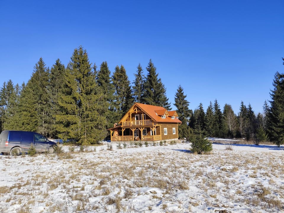 Property building, Natural landscape, Winter