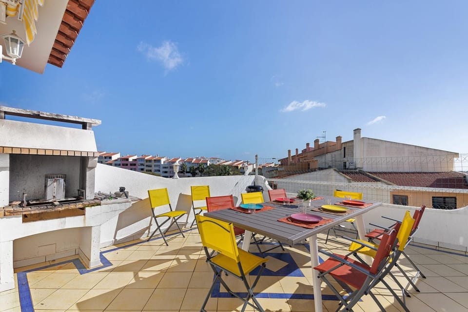 Property building, Balcony/Terrace, Living room
