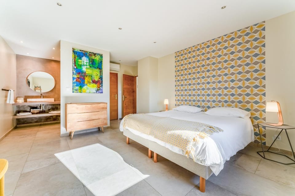 Living room, Bedroom
