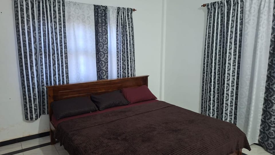 T-Nova Guest House Bed and Breakfast in Sri Lanka