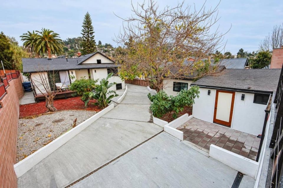 2 Units Oasis Villa w terrace&roofdeck 12 pax House in Los Feliz
