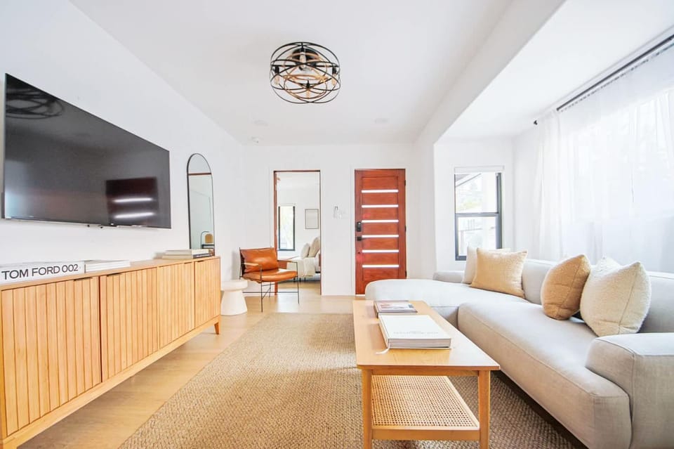 2 Units Oasis Villa w terrace&roofdeck 12 pax House in Los Feliz