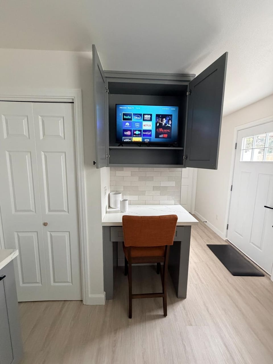 Welcome To The Modern Casita Riverside! Apartment in Riverside