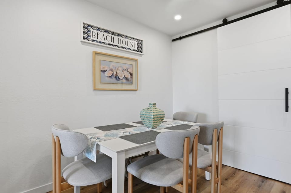 G101 - Twin View Villa House in Oceanside