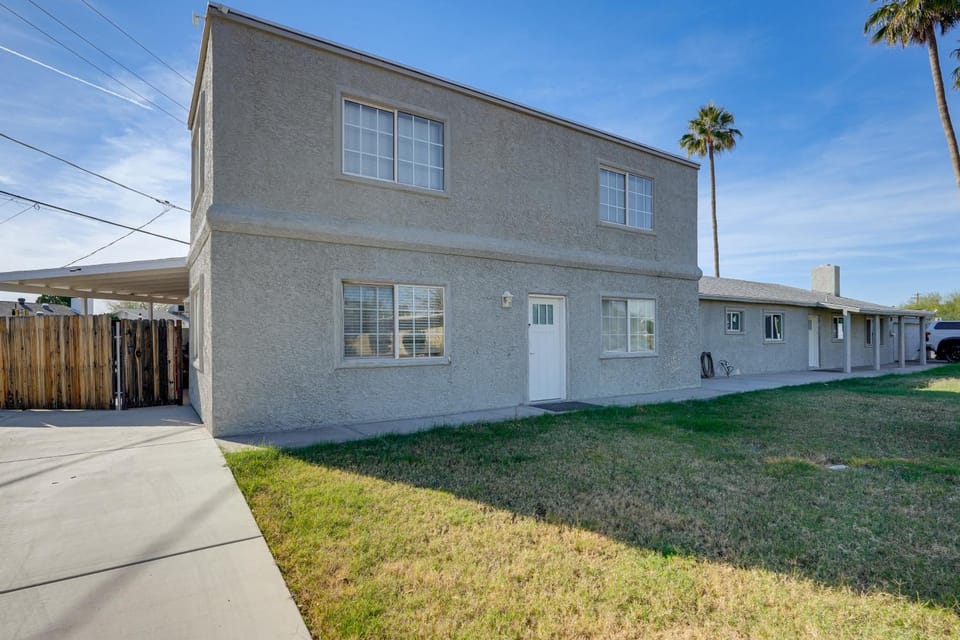 2 Mi to Old Town Scottsdale: Sleek Apartment Apartment in Scottsdale