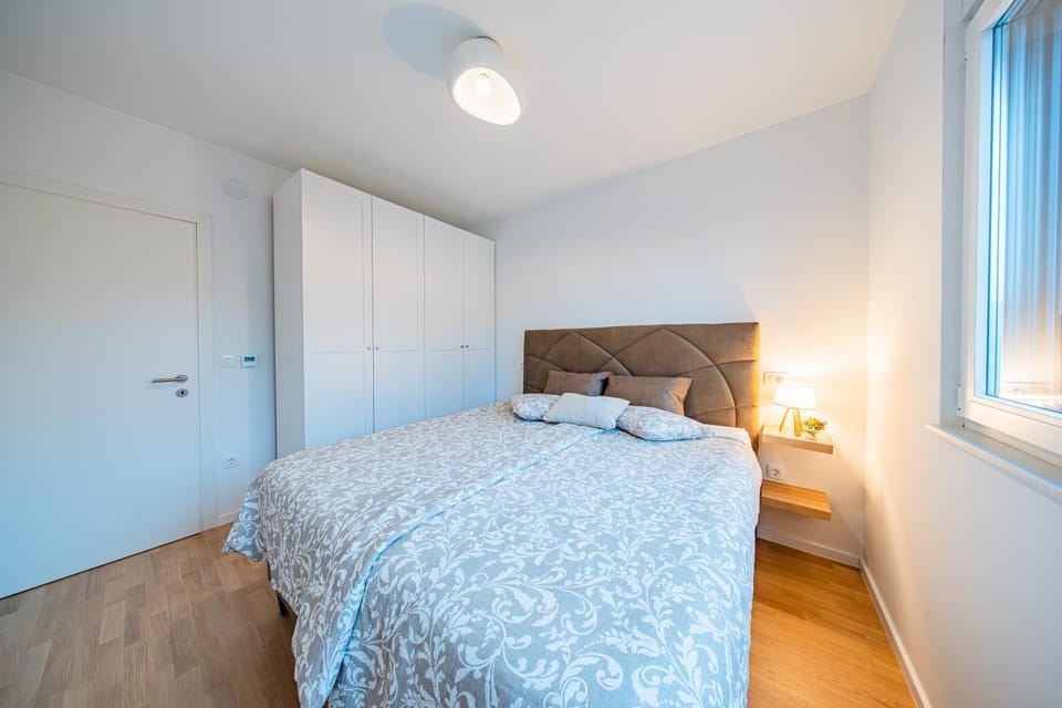 Bed, Bedroom, wardrobe