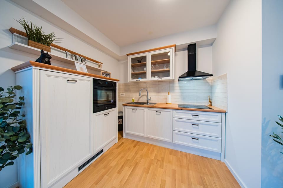 oven, kitchen, kitchen