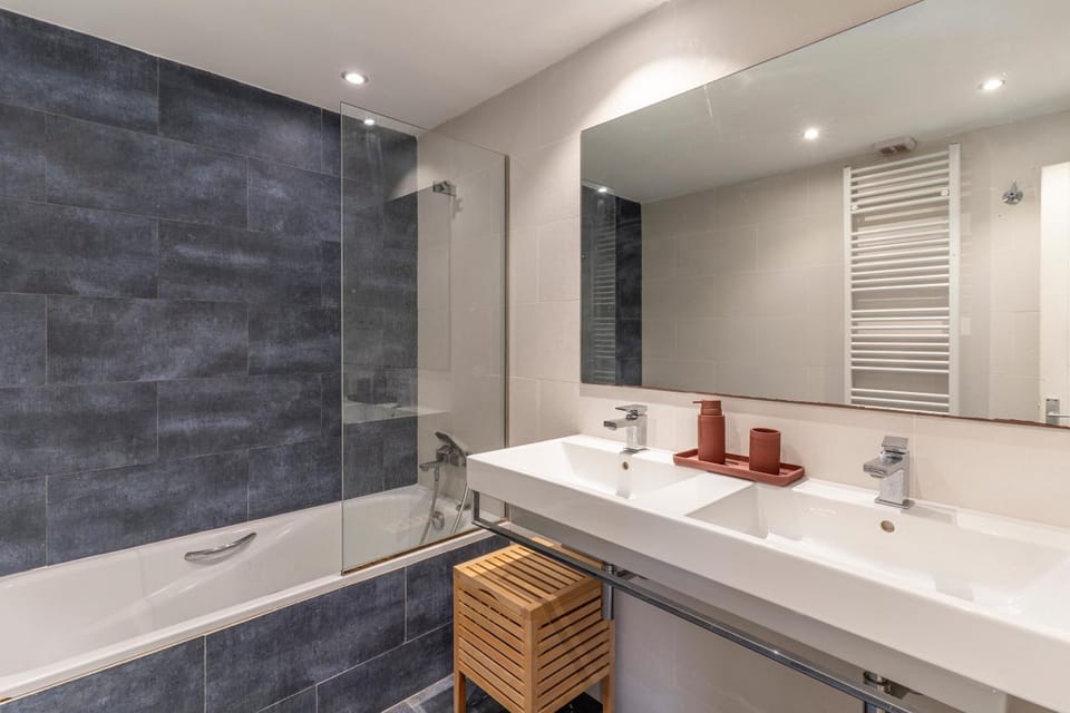 Bathroom, Bath
