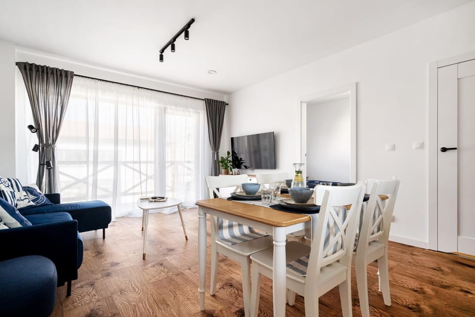 TV and multimedia, Living room, Dining area
