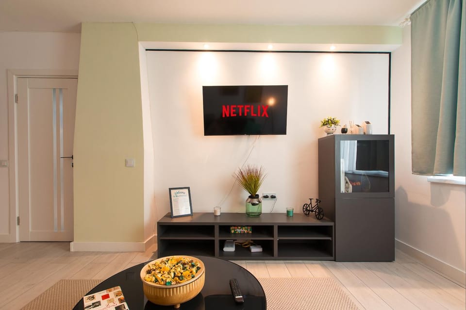 TV and multimedia, Living room, Entertainment