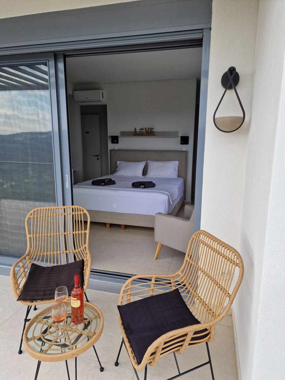 Bed, Balcony/Terrace, Bedroom