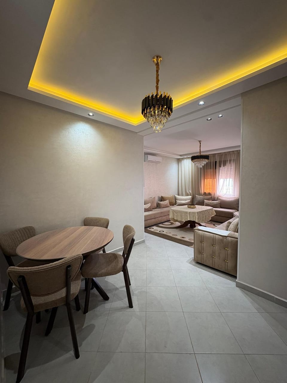 Living room, Seating area