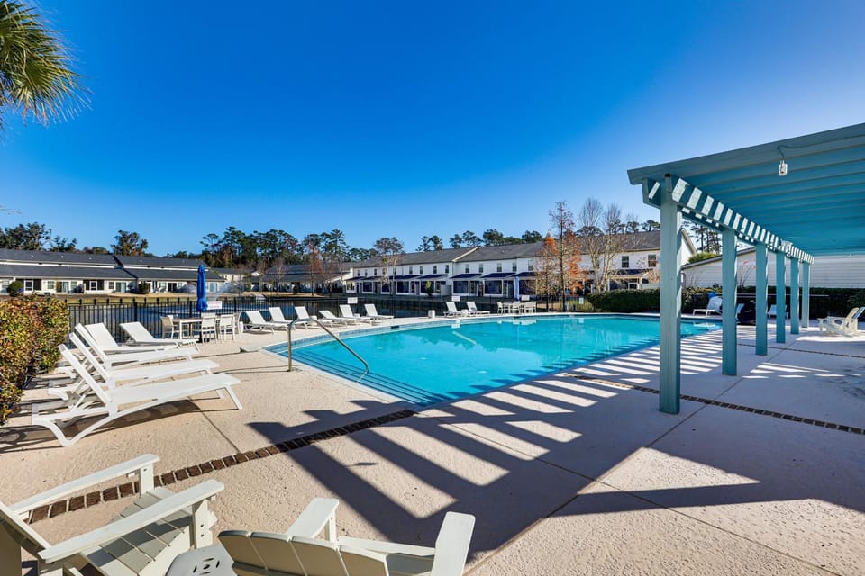 3 Mi to Pier Village: Dog-Friendly St Simons Home! House in Saint Simons Island