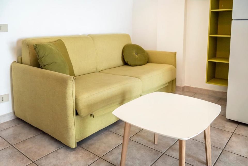 M377 - Marcelli, bilocale con corte esterna e posto auto Apartment in Marcelli