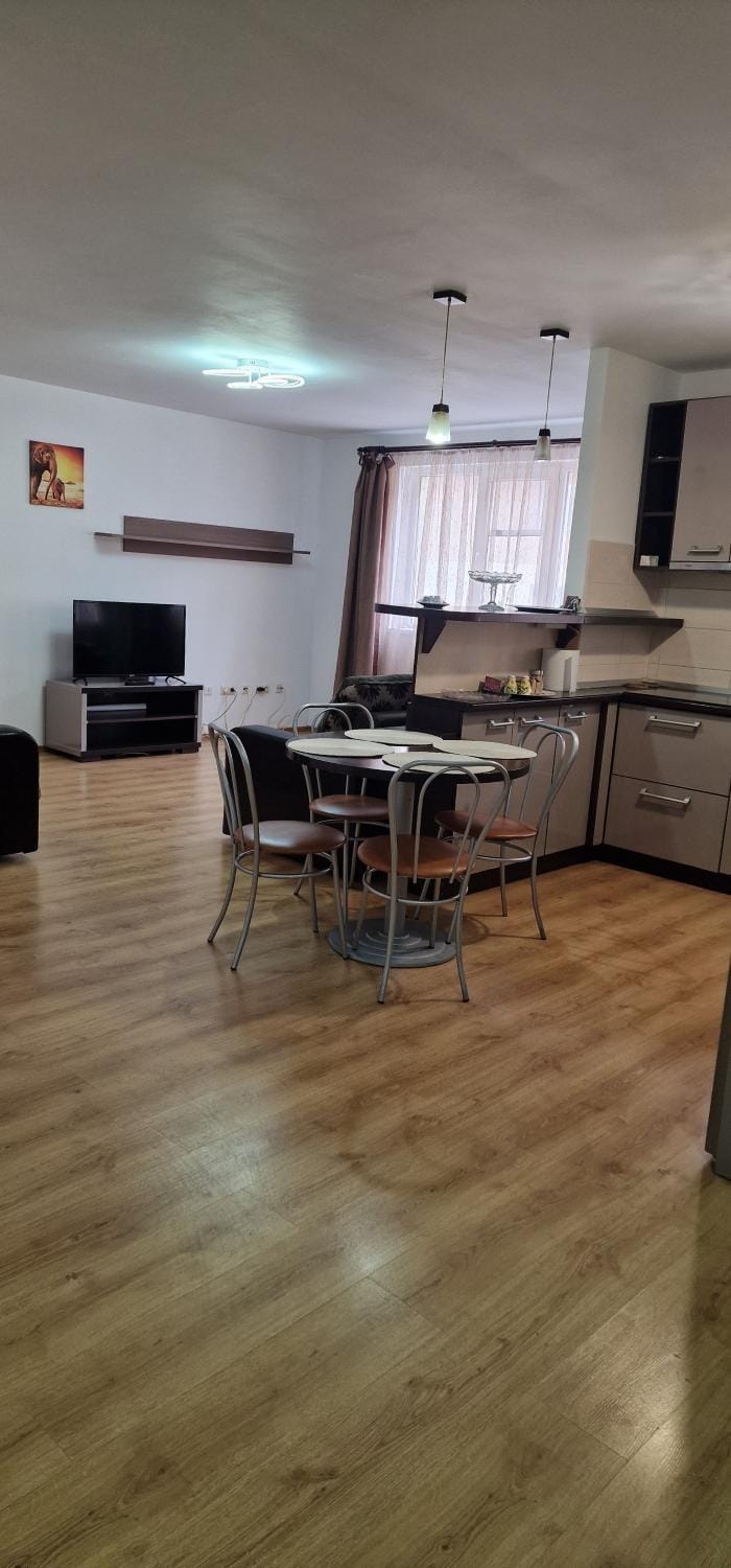 TV and multimedia, Kitchen or kitchenette, Living room, Seating area, Dining area, Evening entertainment