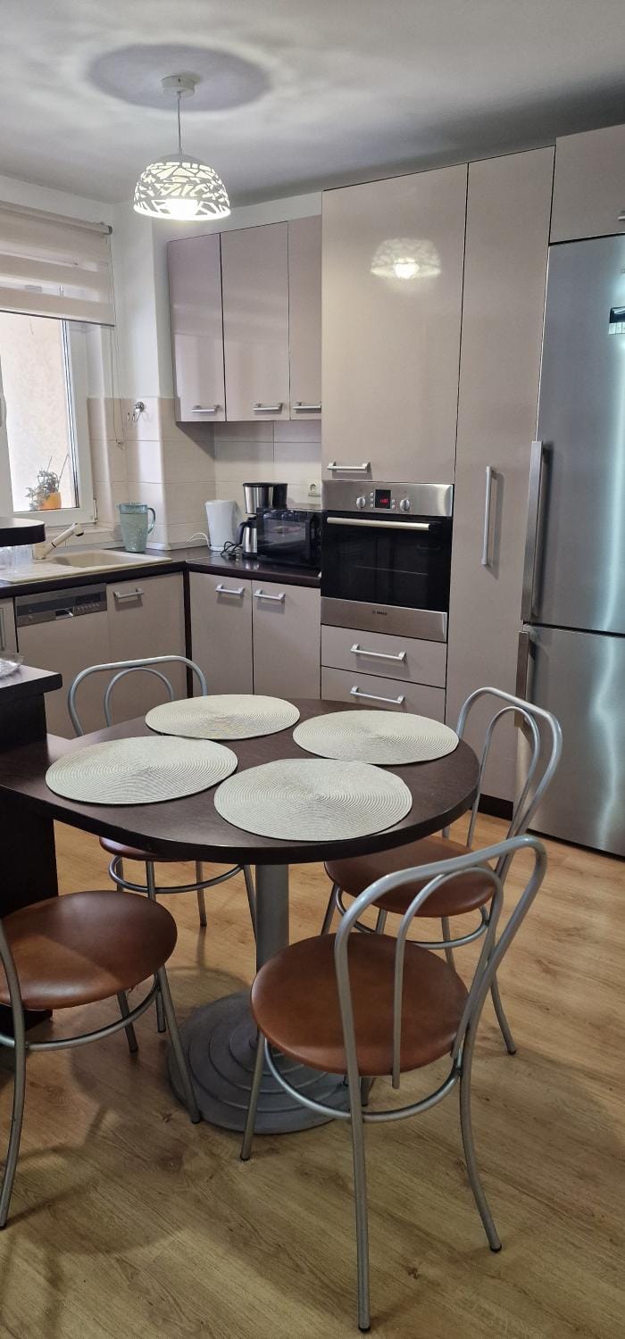 Kitchen or kitchenette, Dining area, dishwasher, oven, stove