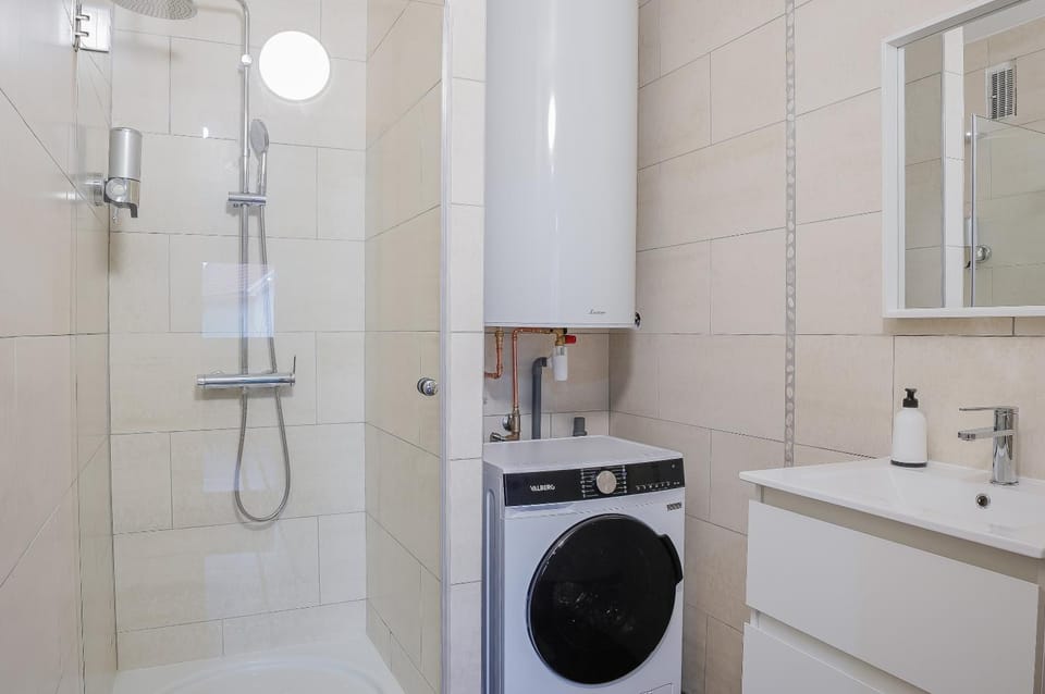 Shower, Bathroom, washing machine