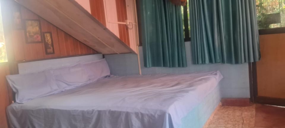 Shree MAHAGANAPATI ROOMS 6 bed room only for gents Bed and Breakfast in Karnataka