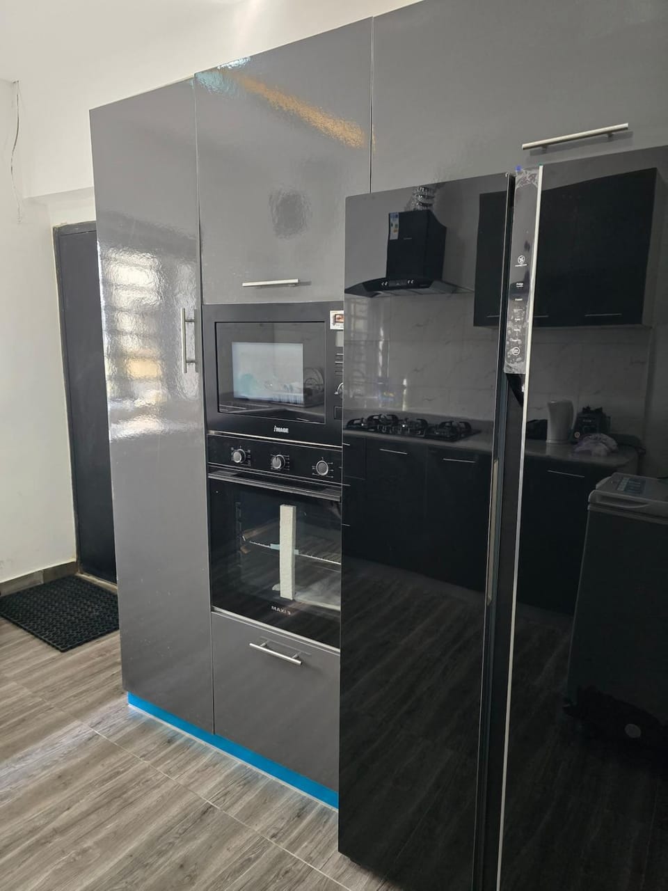 Kitchen or kitchenette, oven, stove