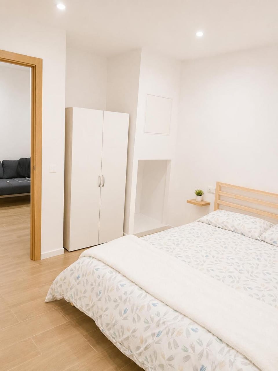 Bed, Photo of the whole room, Bedroom, wardrobe