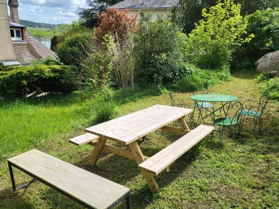 Le Domaine de la loire SPA 13pers Apartment in Blois