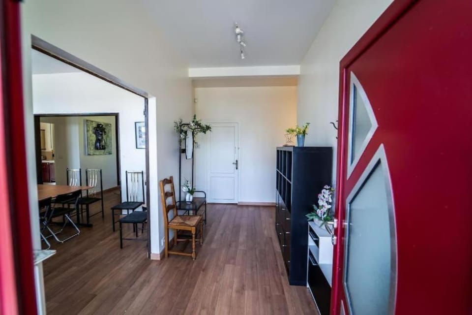 Le Domaine de la loire SPA 13pers Apartment in Blois