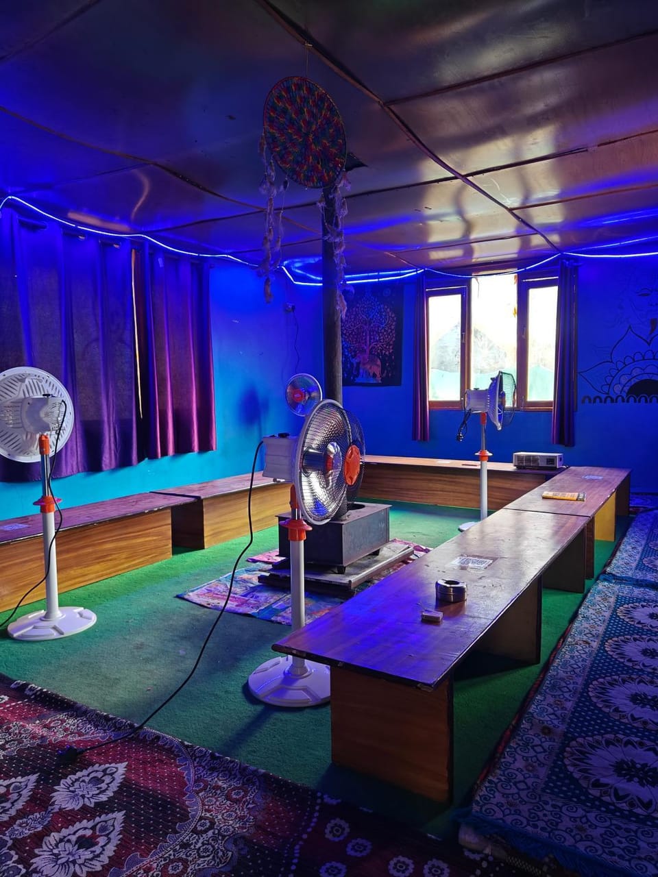 Communal lounge/ TV room