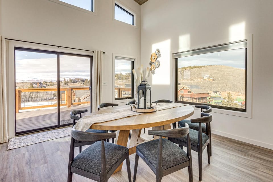 Luxe Granby Ranch Home: Mtn View, 1 Mi to Ski Lift House in Granby