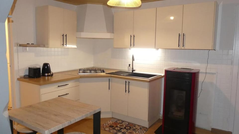 Grand T2 entièrement rénové entre Angers et Cholet Apartment in Pays de la Loire