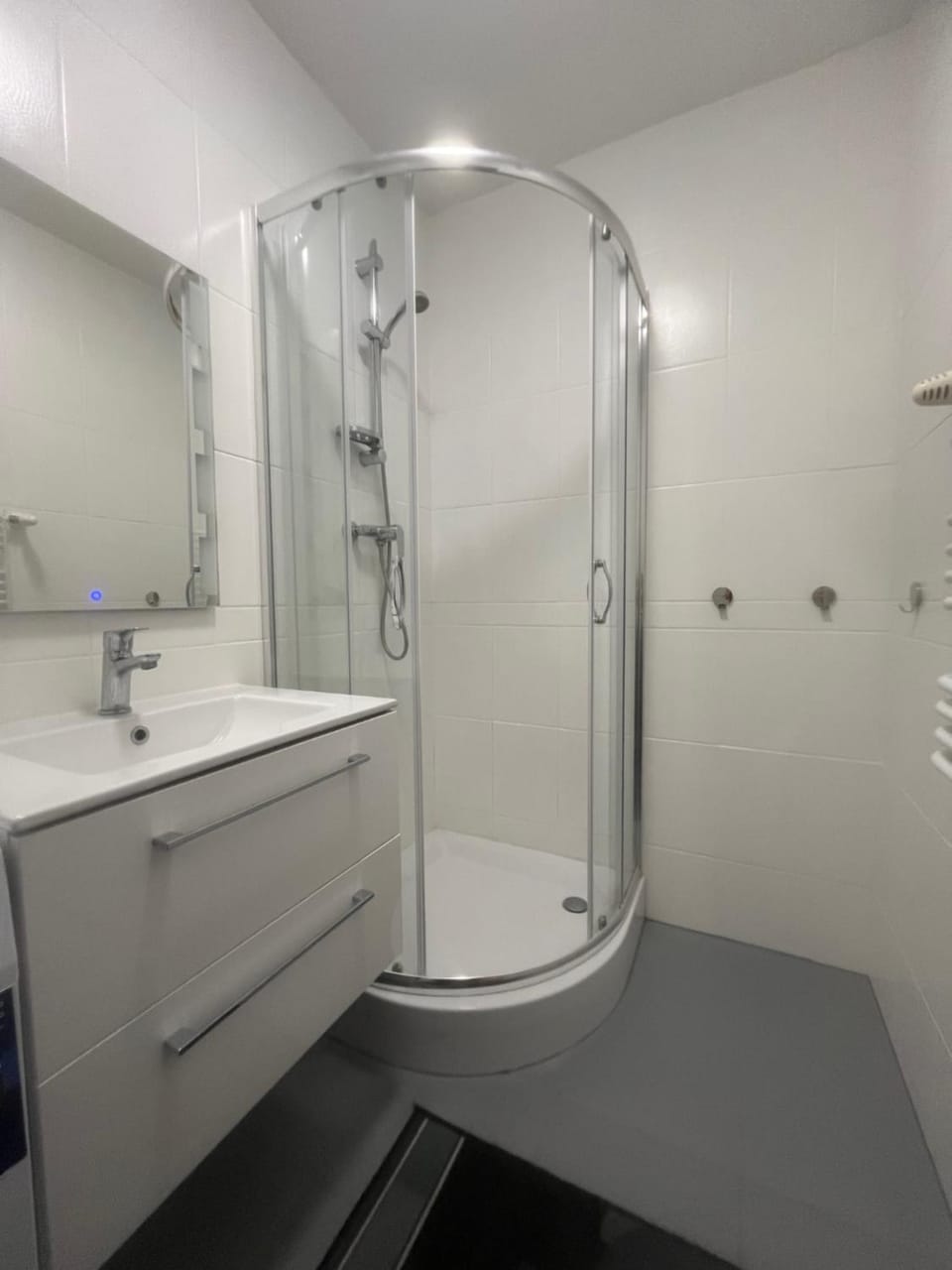 Pokoje Metro Imielin Hostel in Warsaw