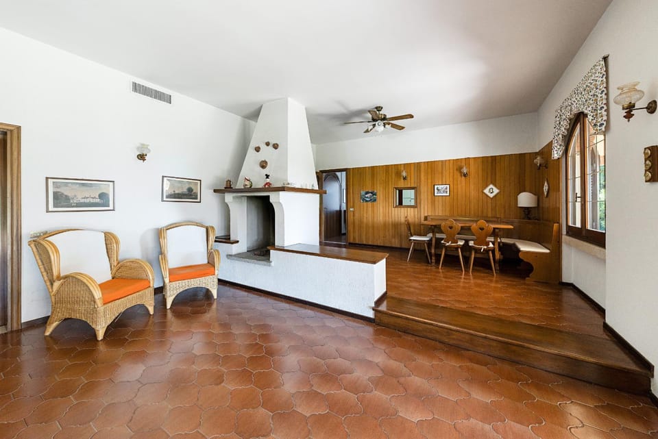 Communal lounge/ TV room, Living room