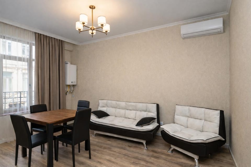 Living room, Seating area, Dining area, air conditioner